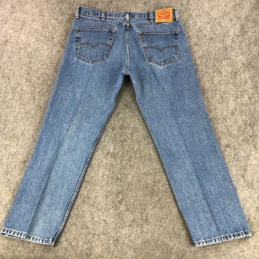 Levis 505 Jeans Mens 38x30 Blue Straight Leg Classic Mid Rise Medium Wash Cotton